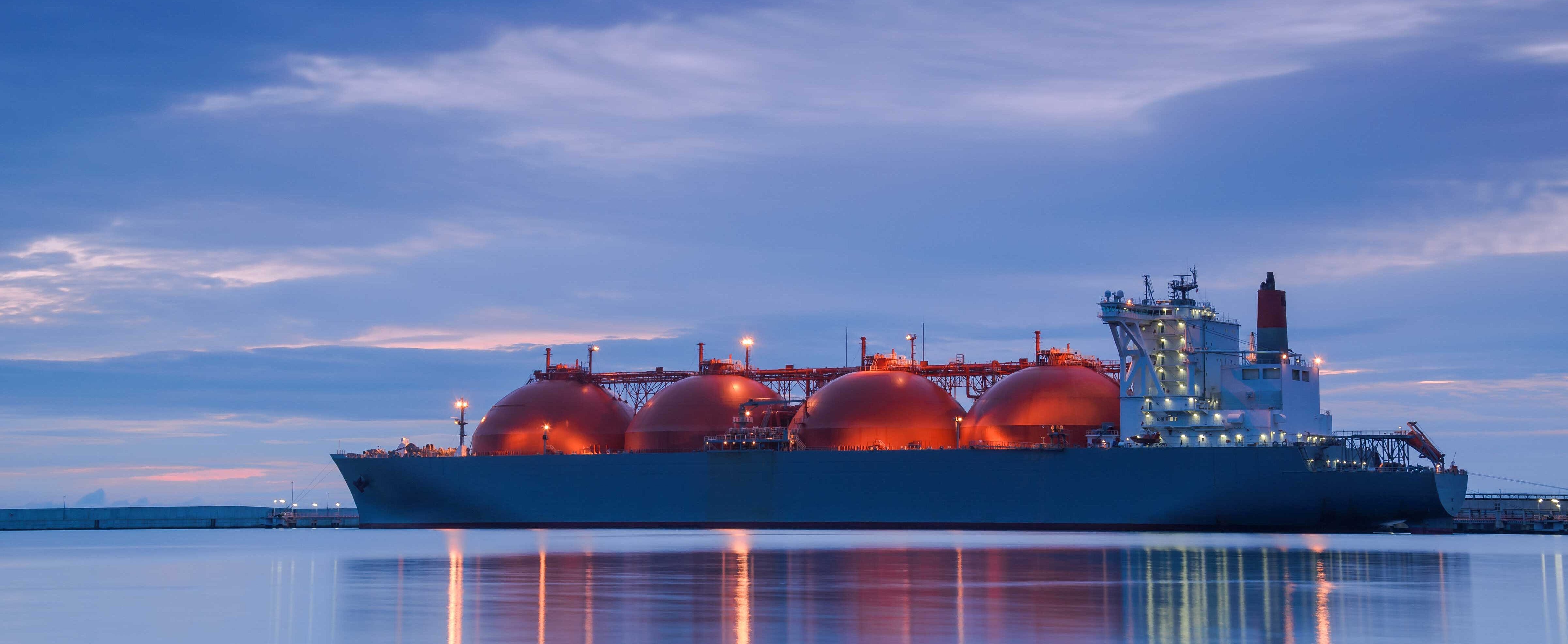 Ein Tankschiff mit Flüssiggas. Foto: Wojciech Wrzesień – stock.adobe.com 