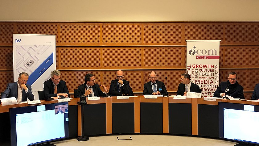 Präsentation des Transatlantischen Innovationsindexes am 14. November 2022. Mit dabei: Hubertus Bardt (2. v. l.) und Axel Plünnecke (3. v. r.). 